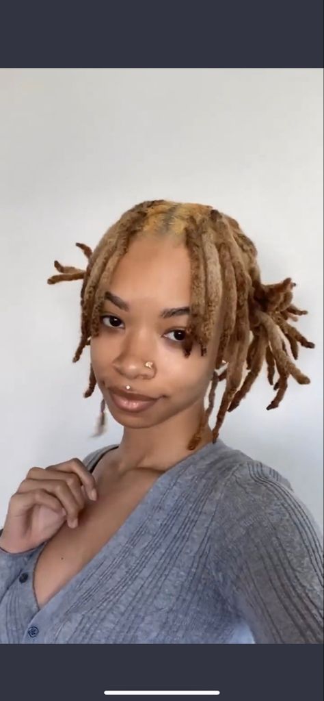 Blonde Highlights Locs, Highlights Locs, Blonde Locs, Hair Like Wool, Short Locs, Brown With Blonde Highlights, Short Locs Hairstyles, Loc Journey, School Hairstyles