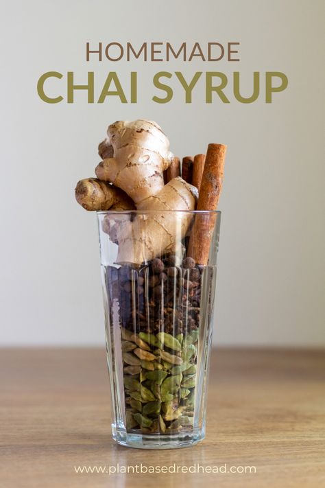 will show you how you can make vegan chai tea latte syrup yourself. This chai concentrate is simply a blend of black tea, spices like cinnamon, ginger and cardamom, and sugar. With it, you can easily prepare Indian masala chai latte, by mixing it with plant-based milk. You can enjoy it by yourself, but it is also a nice DIY Christmas gift idea. Vegan Chai Tea, Chai Syrup Recipe, Chai Concentrate Recipe, Chai Syrup, Indian Masala Chai, Indian Chai Tea, Chai Concentrate, Bad Sugar, Chai Tea Recipe