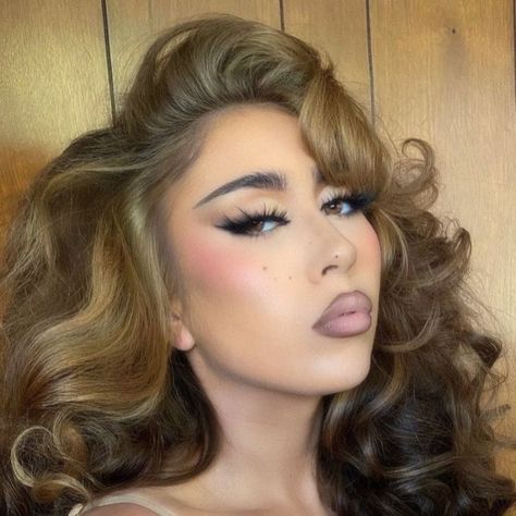 Kali Uchis, Curly Hair, A Woman, Makeup, Wall, Hair, Blue, Make Up