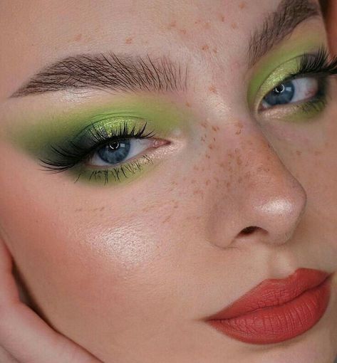 Green Fantasy Makeup, Green Fairy Makeup, Makeup Looks Green, Fairy Makeup Looks, Makeup Nails Art, Painted Faces, Rainbow Makeup, Make Up Tutorial, Green Fairy