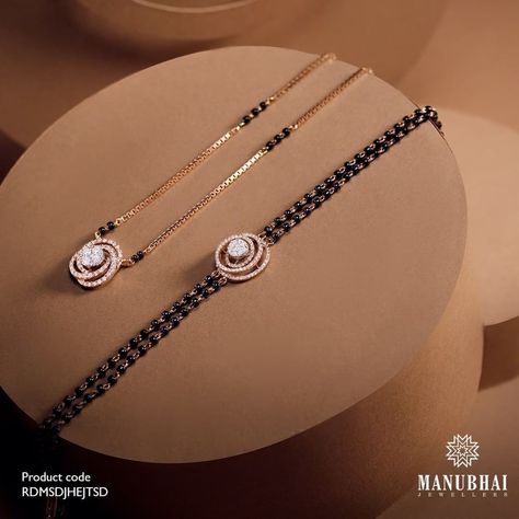 Mangalsutra Pendent, Manubhai Jewellers, Mangal Sutra, Black Beads Mangalsutra Design, Diamond Mangalsutra, Product Animation, Antique Gold Jewelry Indian, Diamond Pendants Designs, Modern Gold Jewelry