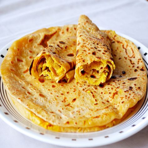 Puran Poli Holige Recipe, Puran Poli Recipes, Poli Recipe, Puran Poli, Home Made Food, Ghee Recipe, Maharashtrian Recipes, Green Cardamom, Chana Dal