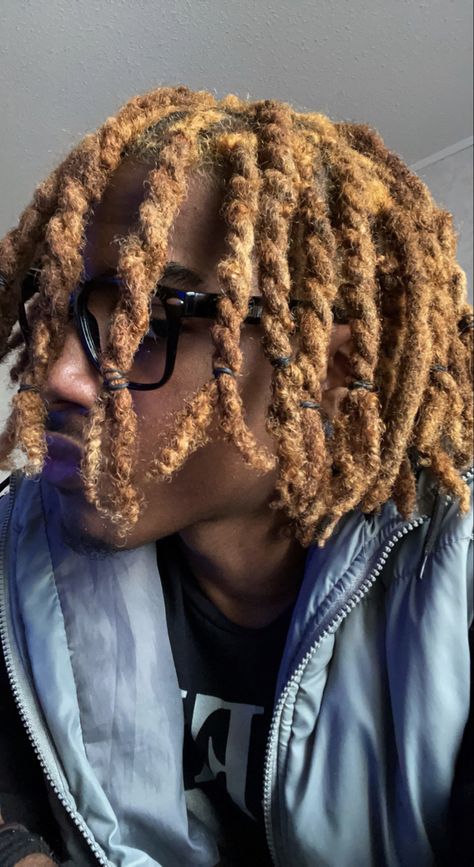 Light Brown Dreads, Two Strand Twist Hairstyles, Brown Dreads, Dyed Dreads, Blonde Dreadlocks, Dreadlocks Men, Natural Hair Men, Dread Hairstyles For Men, Short Dreadlocks Styles