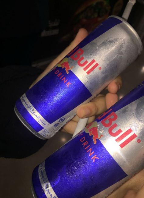 Red Bull Drinks, Rauch Fotografie, Alcohol Party, Alcohol Aesthetic, Food Drink Photography, Snapchat Picture, Photos Tumblr, Foto Poses, Tumblr Photography