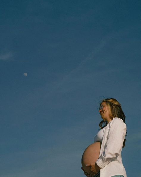 This maternity session was so sweet,,, Their child will be so loved! Sky Maternity Shoot, Gloomy Maternity Photos, Maternity Photography Sunset, Maternity Photos Single Mom, Maternity Photos In A Field, Maternity Photography Mountains, Artistic Maternity Photography, Single Maternity Pictures, Snow Maternity Pictures