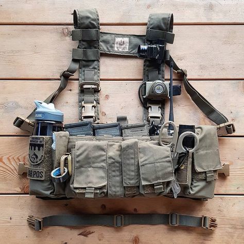 The Mayflower UW Gen IV Chest Rig is compact and purpose-built to hold mission essential gear, yet versatile enough to be configured for specific mission needs. Designed to carry mags, radios, antennas, medical and more. This rig can also quick-attach to the front of SwiftClip compatible armor carriers for easy continuity between load outs. Micro Chest Rig Setup, Chest Rig Streetwear, Tactical Chest Rig Setup, Combat Chest Rig, Spiritus Systems Chest Rig, Tactical Chest Rigs, Tactical Medic, Tactical Solutions, Battle Belt