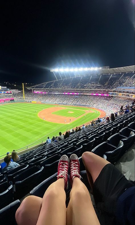 Date night idea baseball love romance ideas quotes Couple At A Baseball Game, Couples Baseball Game Pictures, Baseball Gf Aesthetic, Cute Sport Couples, Soccer And Baseball Couples, Sports Couple Aesthetic, Baseball Bf Aesthetic, Baseball Romance Aesthetic, Cut Couple Pictures