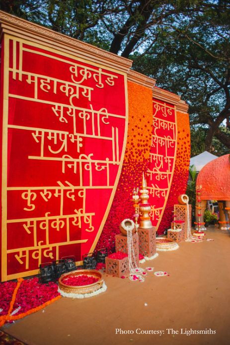 Wedding Entrance Passage Decor, Stage Inspiration, Indian Wedding Decorations Receptions, Ganpati Decor, Mumbai Wedding, Wedding Hall Decorations, Ganapati Decoration, Wedding Background Decoration, Wedding Decor Photos