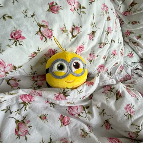 #minions Matching Minion Wallpaper, Minion Pfp Funny, Pfp Instagram Funny Cartoon, Minion Widget, Minions Pfp, Minions Aesthetic, Minion Aesthetic, Minion Cute, Pfp Instagram Funny