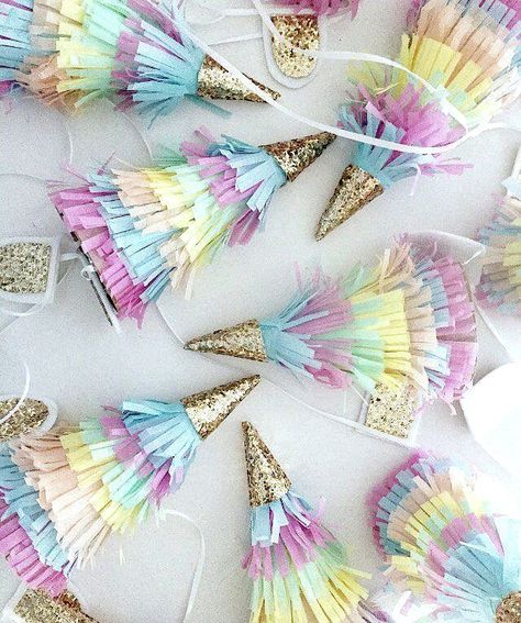 Unicorn Party Hats, Lila Party, Unicorn Party Food, Rainbow Unicorn Party, Unicorn Party Ideas, Unicorn Crafts, Lavender Honey, Unicorn Theme, Unicorn Birthday Party