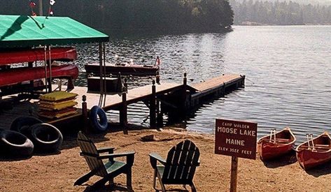 Nancy Meyers’ Interiors on Instagram: “The Parent Trap (1998) #nancymeyers #theparenttrap #parenttrap #exterior #lake #camp #nancystyle” The Parent Trap Aesthetic, Parent Trap Aesthetic, Trap Aesthetic, Parent Trap Movie, Slasher Summer, Summer Camp Aesthetic, The Parent Trap, Sleepaway Camp, Parent Trap