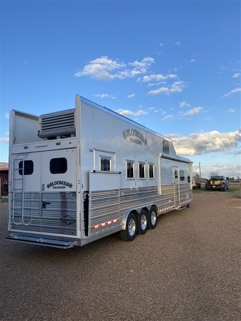 Fancy Horse Trailers, Bloomer Horse Trailers, Living Quarters Horse Trailer, Barrel Racing Tack Rodeo, Cattle Trailers, 5th Wheel Toy Hauler, Jj Obx, Horse Trailer Living Quarters, Livestock Trailers