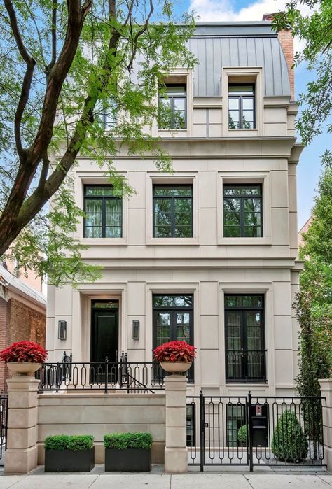 Classic European Style New Custom Home - Lincoln Park, Chicago, Illinois Townhouse Exterior, Classic House Exterior, Classic House Design, Townhouse Designs, House Front Design, Facade Architecture, City House, Dream House Exterior, Facade House