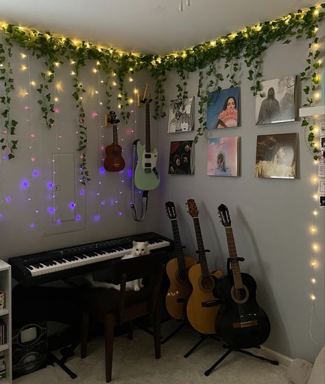 Bedroom Ideas For Music Lovers, Piano Aesthetic Bedroom, Piano In Room Ideas, Music Room Inspo Aesthetic, Piano And Guitar Room, Light Up Vines In Bedroom, Christmas Light Bedroom Ideas, Fairy Light And Vine Wall, Cozy Music Bedroom