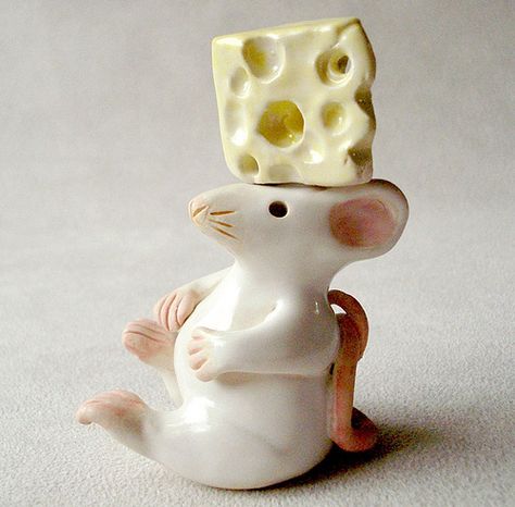 porcelain mouse and cheese, 2 piece | by DeniseFerragamo Mouse Pottery, Ceramic Mice, Mouse Sculpture, Ceramic Mouse, Mouse Clay, Clay Figurine, Ceramic Figurines, Ceramics Projects, Clay Sculpture