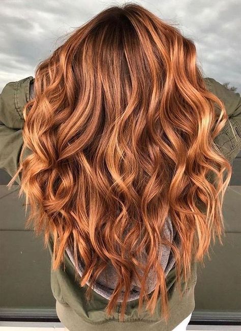 Cheveux : zoom sur le "copper hair", la coloration la plus tendance de l'année ! Balayage Tones, Red Hair With Blonde Highlights, Red Balayage Hair, Red Copper Hair Color, Balayage Hair Color Ideas, Red Blonde Hair, Balayage Hair Color, Red Balayage, Perfect Hair Color