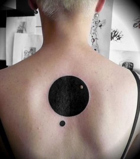 40 Insanely Gorgeous Circle Tattoo Designs Black Circle Tattoo, Circle Tattoo Meaning, Circular Tattoo Designs, Circle Tattoo Design, Tattoo Circle, Circular Tattoo, Round Tattoo, Girl Back Tattoos, Circle Tattoos