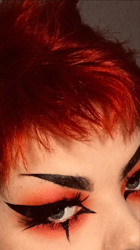 Red Alt Eye Makeup, Black And Red Emo Makeup, Red And Black Grunge Makeup, Punk Makeup Looks Eyes, Gothic Eye Makeup Hooded Eyes, Red Alternative Makeup, Halloween Alt Makeup, Colorful Punk Makeup, Red And Black Eye Makeup Gothic