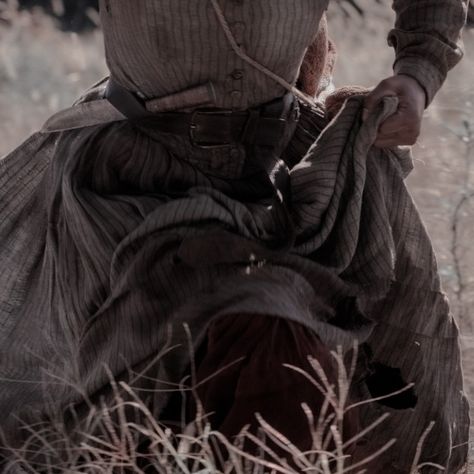 Medieval Thief Aesthetic Woman, 1940s Women Aesthetic, Frontier Woman Aesthetic, 1800s Witch Aesthetic, 1800s Western Aesthetic, Uprooted Aesthetic, 1860 Aesthetic, Peacekeeper Aesthetic, Medieval Peasant Aesthetic