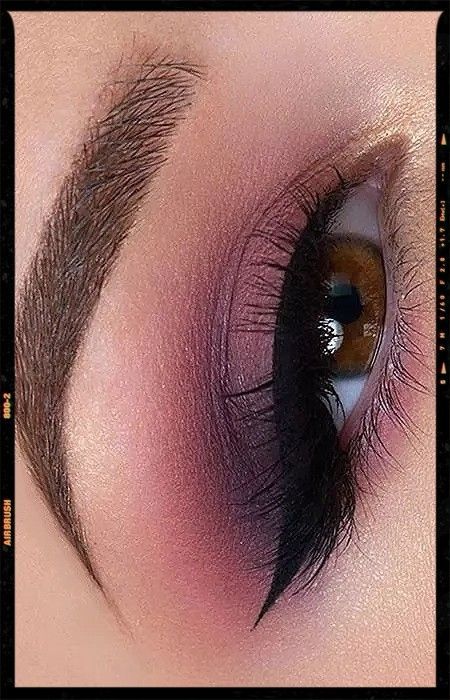 Makeup For Eggplant Dress, Plum Purple Eye Makeup, Purple Fall Makeup Looks, Bold Makeup For Brown Eyes, Purple And Brown Makeup Looks, Purple Make Up For Brown Eyes, Dark Pink Eye Makeup Looks, Soft Burgundy Eye Makeup, Purple Make Up Brown Eyes