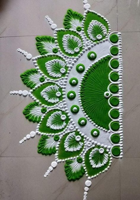 Rangoli Designs Semi Circle, Sathiya Design Rangoli, Semicircle Rangoli Designs, Circle Rangoli Designs Diwali, Half Rangoli Designs, Semi Circle Rangoli Designs, Half Circle Rangoli Designs, Simpal Rangoli Designs, Diwali Rangoli Ideas Easy