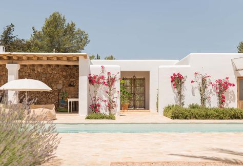 Mediterranean Houses, Ibiza Villa, Architecture Renovation, Adobe House, Dream Beach Houses, Spanish Style Homes, Casa Exterior, Desert Homes, Mediterranean Home