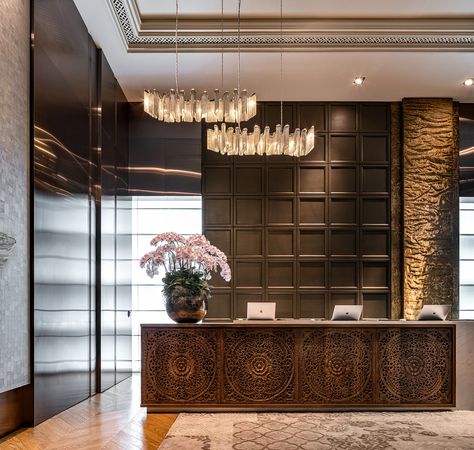 Traditional Reception Desk, Indochina Interior, Reception Counter Design, Modern Hotel Lobby, Oak Restaurant, Hotel Reception Desk, Architectural Landscape, Lobby Decor, Reception Desk Design