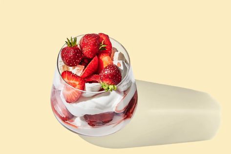 Individual Strawberry Eton Mess Recipe | Epicurious Eton Mess Dessert, Eton Mess Recipe, Toffee Vodka, Apple Pie Cocktail, Banana Syrup, Easy Drinks To Make, Easy To Make Cocktails, Dessert Shots, British Desserts