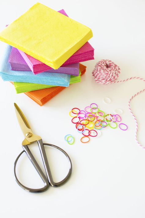 DIY Llama Fiesta Fringe Garland and Tassel Banner using paper napkins Diy Llama, Diy Party Banner, Fringe Garland, Tassel Banner, Llama Decor, Llama Party, Diy Events, Headband Crafts, Llama Birthday