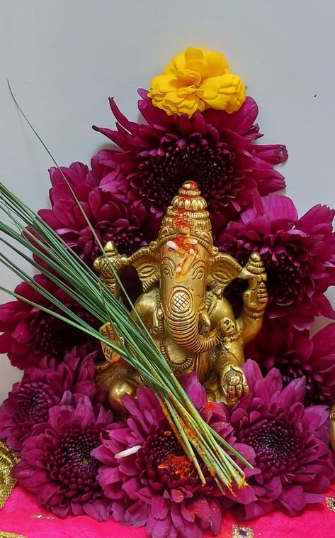 Vinayagar Hd Wallpaper, Ganapathi Images, Vinayaka Images, Lord Ganesha Images, Ganesh Puja, Shri Ganesh Images, Happy Ganesh Chaturthi Images, Housewarming Decorations, Baby Ganesha