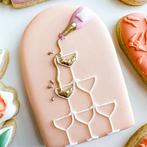 Recipes | Hanamade Cookies 7/7 Themed Cookies Ideas, Pearl Cookies Decorated, Champagne Sugar Cookies, New Years Decorated Cookies, Tarot Cookies, Champagne Cookies Decorated, Bridal Sugar Cookies, Tattoo Cookies, Wedding Decorated Cookies