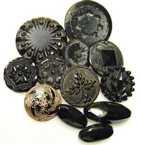 vintage black glass Victorian buttons. Often called mourning buttons because they were off of the black dresses worn when in mourning. Colonial Crafts, Victorian Buttons, Button Cards, Antique Buttons, Button Art, American Patriot, Button Jewelry, Button Crafts, Sewing Box