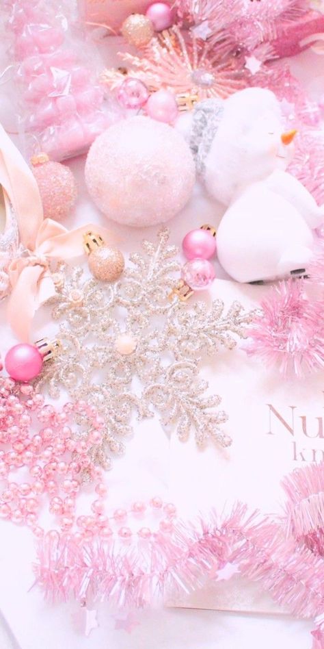 Pink Christmas Iphone Wallpaper, Nice Backgrounds, Pink Christmas Background, Peppa Pig Christmas, Winter Wonderland Wallpaper, Crystals Design, Colorful Crystals, Xmas Wallpaper, Pink Xmas