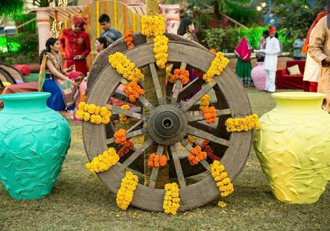 Village Theme Decoration, Village Theme Decoration Indian, Event Photo Booth, Haldi Decor, Flower Garland Wedding, Telugu Wedding, Tamil Wedding, Wheel Decor, Wedding Design Decoration