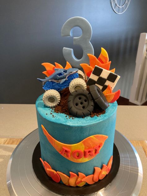 Made by @cakesbylindyb Megladon Monster Truck Birthday Party, Monster Truck Smash Cake, Birthday Cake Truck, Shark Monster Truck, Monster Jam Cake, Cake Truck, Shark Monster, Monster Truck Birthday Cake, Truck Birthday Cake