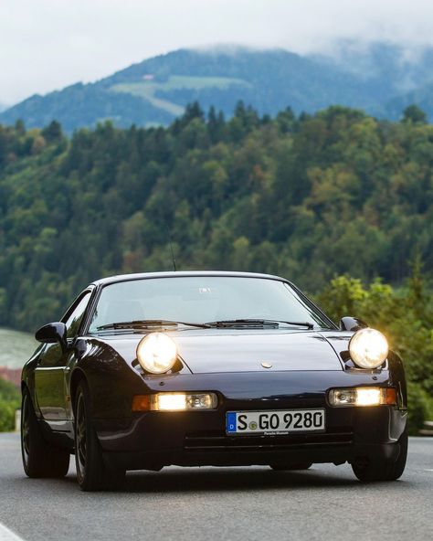 Pop-up headlights and a Porsche 928 GTS for the win ... Not that you really need an excuse to switch them on and watch them emerge from the… | Instagram Porsche 928 Gts, 928 Gts, Porsche Museum, Porsche 928, Drive Through, Car Projects, Pretty Cars, Vroom Vroom, Future Car