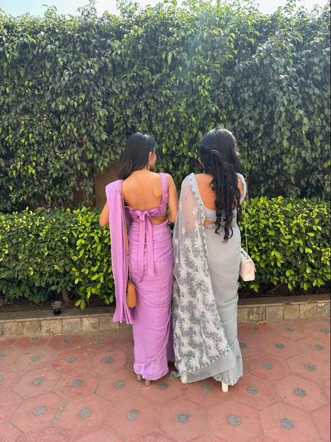 Lavender Color Saree Party Wear, School Farewell Saree Ideas, Clg Farewell Saree, Classy Saree Look For Farewell, 10th Farewell Sarees, Farewell Saree Aesthetic, Farewell Outfits School, Farewell Saree Poses, Farewell Pics Ideas