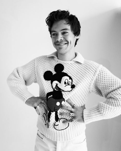 Harry Styles Disney, Mickey Mouse Shirt, Mickey Mouse Shirts, Baby Music, One Direction Pictures, Disney Ears, Mickey Ears, Harry Edward Styles, Edward Styles