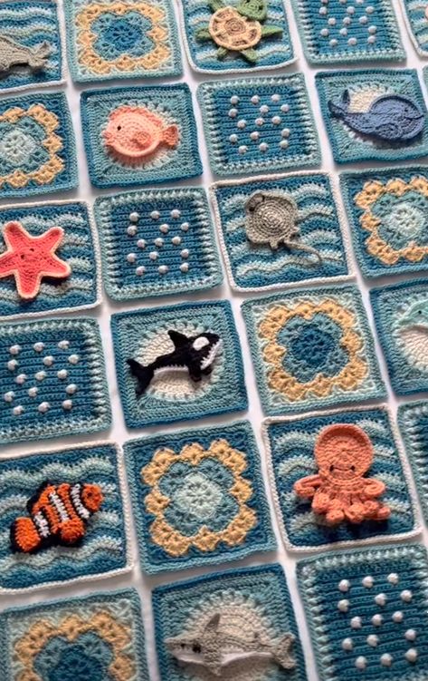 Nature Themed Granny Squares, Crochet Thread Granny Square, Sea Granny Square, Ocean Animal Crochet, Crochet Small Projects, Crochet Square Blanket, Mode Crochet, Crochet Bows, Manta Crochet