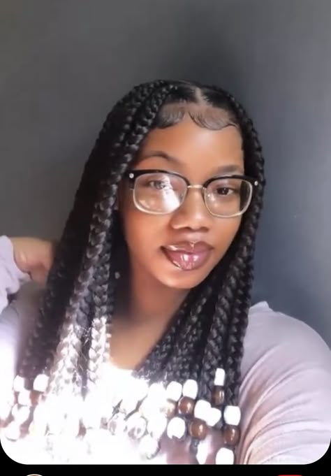 Short Jumbo Braids With Beads, Simple Short Braids, Medium Box Braids With Beads, Braids For School Black Hair, Thick Braids For Black Women, Short Jumbo Box Braids, Black Hairstyles For Teens, Natural Hair Styles With Braids, Black Hairstyles Braids