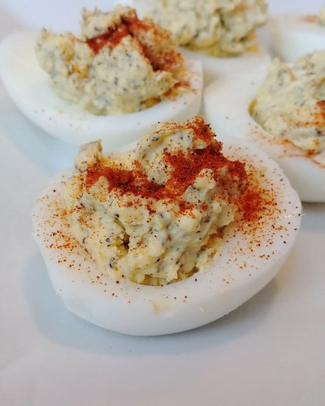 This is a basic deviled egg with a little twist of ranch. East Appetizers, Potato Desserts, Deviled Eggs Recipes, Homemade Chicken Salad, Colored Deviled Eggs, Ranch Deviled Eggs, Christmas Eve Meal, Eggs Deviled, Deviled Egg Recipes