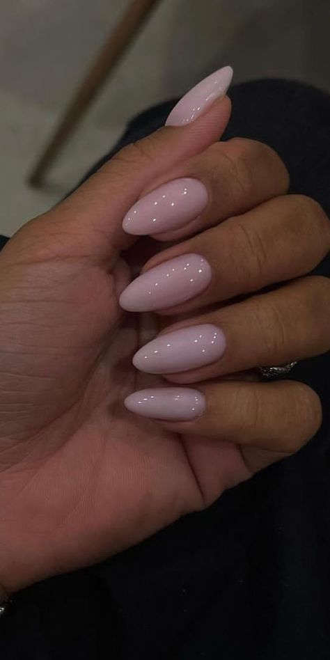 Almond Milky Pink Nails, Pink Nails Inspo Almond, Almond Nails Milky Pink, Nails Inspiration One Color, Mandelforming Nails, Almond Stiletto Nails Short, Pink Nails On Brown Skin, Nails Acrylic Basic, Winter Nail Ideas Almond