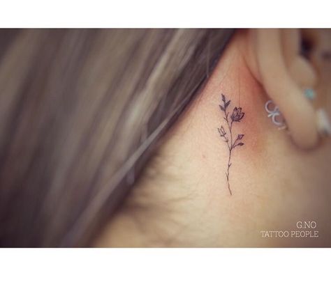 Tattoos For Women Behind Ear, Tattoo Under Ear, Small Neck Tattoos For Women, Tattoos Lotus, Small Neck Tattoos, Behind Ear Tattoos, Tattoo People, Lotus Flower Tattoo, Ear Tattoo