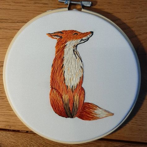 Fox Embroidery Pattern, Crazy Quilts Patterns, Miniature Embroidery, Birds Embroidery Designs, Fox Embroidery, Embroidery Tshirt, Embroidery Template, Basic Embroidery Stitches, Pola Sulam