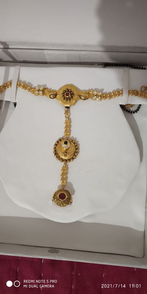 Hathful Designs Gold Kundan, Gold Hathphool Design, Hand Panja Design Gold, Hath Panja Gold Design, Gold Panja For Hand, Silver Anklets Designs, Fancy Jewelry Necklace, Bridal Jewellery Design, Gold Mangalsutra Designs