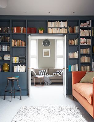 Living Etc Magazine, Zigarren Lounges, Living Etc, Library Wall, Cosy Living, Home Libraries, Living Room Bookcase, Room Transformation, New York Apartment