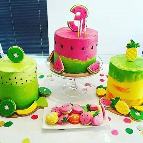 Twotti Fruity, Tutti Frutti Birthday Party, Tutti Frutti Party, Fruit Birthday Party, Watermelon Birthday Parties, Tropical Birthday Party, Fruity Cake, Fruit Birthday, Watermelon Cake