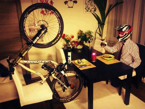 Dinner Bicycle Humor, Bike Humor, Cycling Humor, Giant Bicycles, Mountain Biking Photography, Bike Couple, Cycling Quotes, Downhill Bike, Cycling Motivation