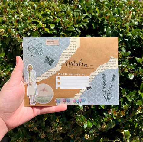 Pen Pal Envelope Art, Penpal Tracker, Snail Mail Envelopes Ideas, Aesthetic Pen Pal Letters, Pen Pal Envelopes, Cart Postal Idea, Pen Pal Inspiration, Cute Pen Pal Letters, Pen Pal Envelopes Ideas