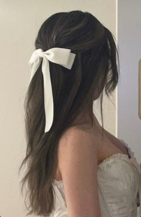 Coquette White, White Coquette, White Hair Bows, Bow Hairstyle, Ribbon Hairstyle, Hairstyle Inspo, Cute Doll, White Outfit, Dream Hair